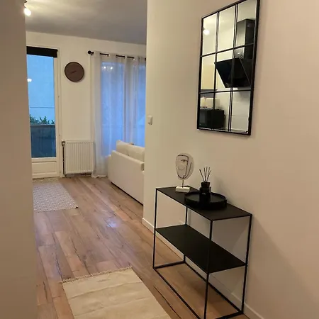 Avec Parking Et Metro Apartment *